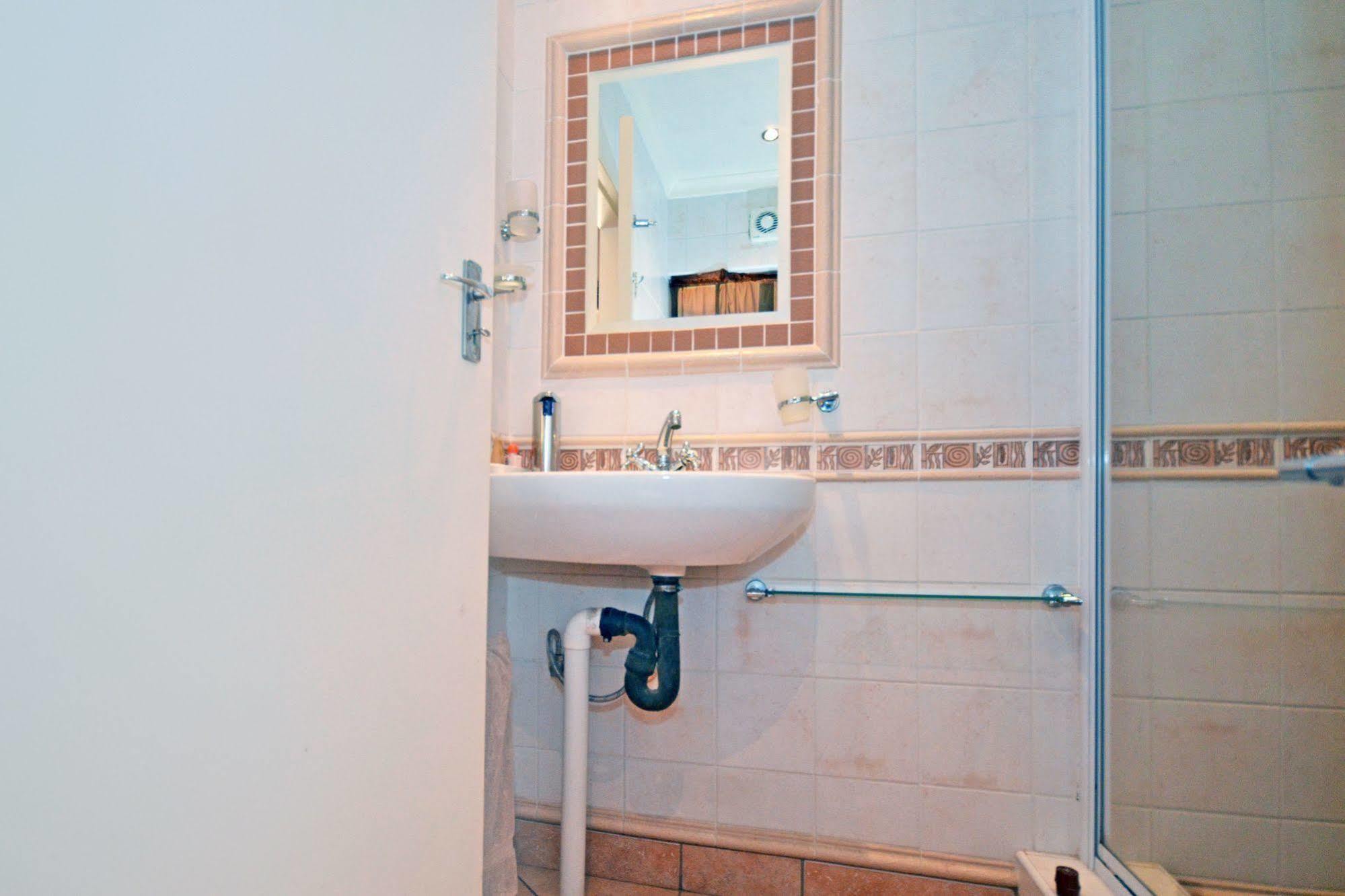 Cherry Tree Cottage B&B Linden Johannesburg Esterno foto